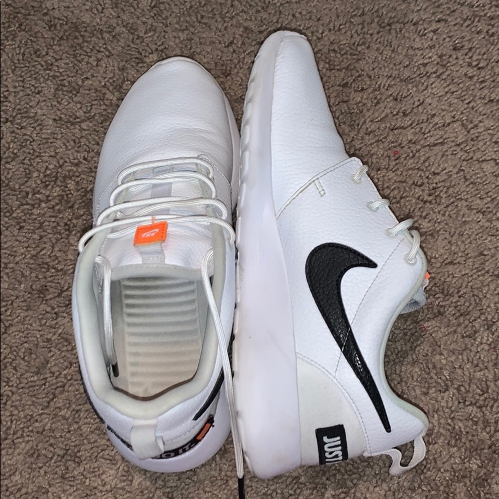 Nike Roshe Ones Just Do it  Low Rise (White)